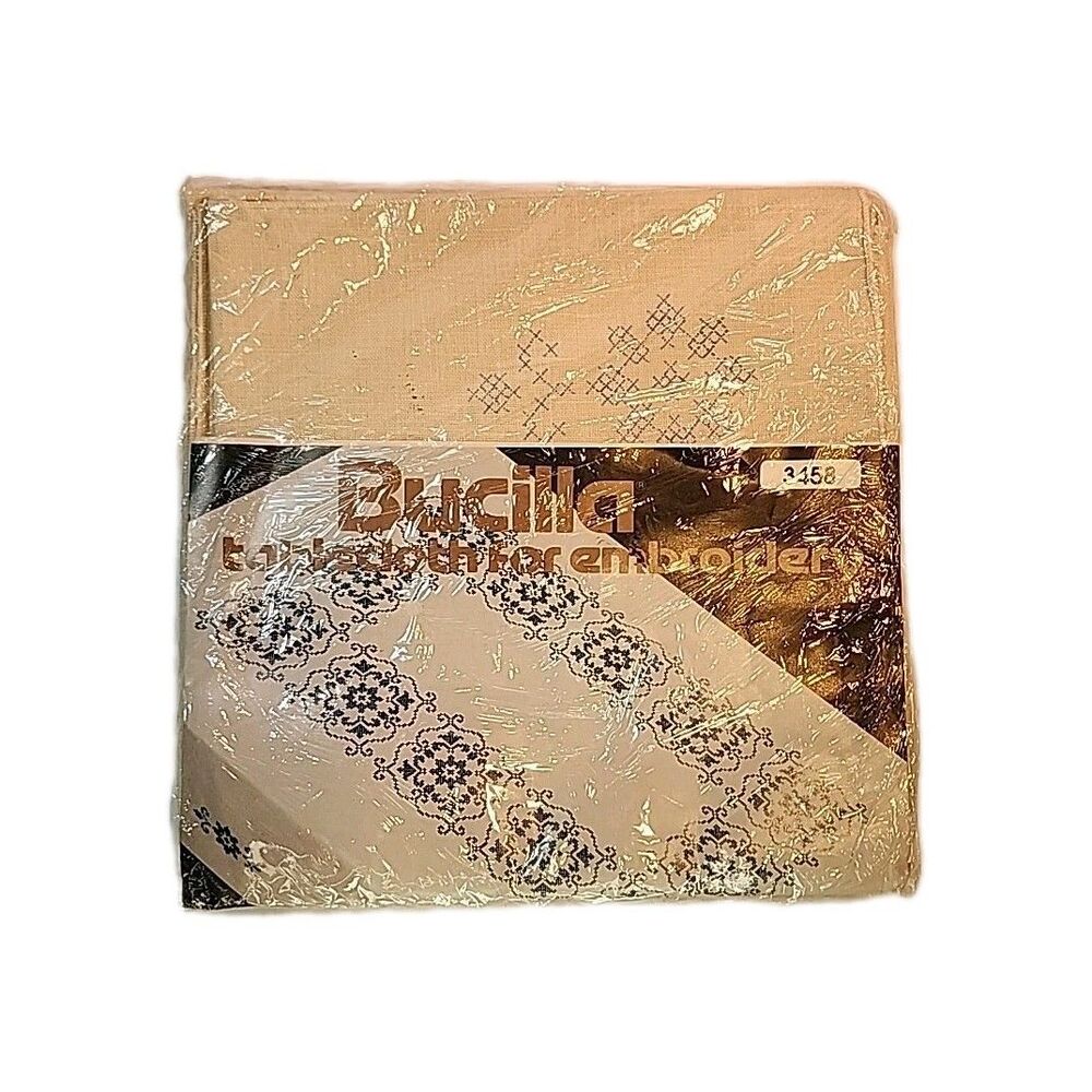 Vintage BUCILLA Four Napkins for Embroidery 3458 WEDGEWOOD 16" Linen